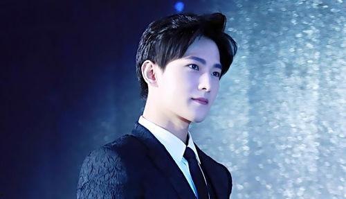 杨洋爆料娱乐圈是哪一期,娱乐圈幕后真相曝光在哪一期？