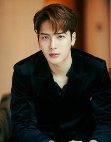 王嘉尔爆料恋爱视频大全,恋爱视频大盘点，甜蜜瞬间尽收眼底