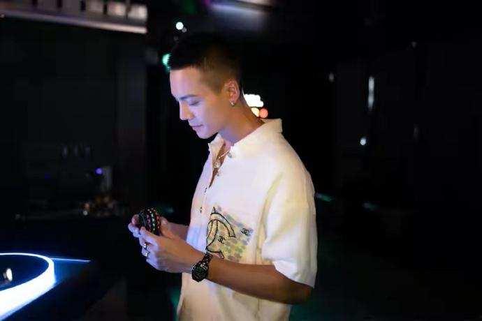 陈伟霆和何穗最新爆料,揭秘娱乐圈背后的故事