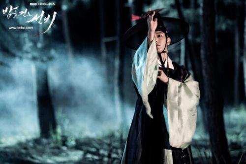 夜行书生-在线观看,穿越时空的守护传奇